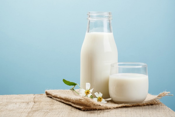 sữa tươi gây ngộ độc ở trẻ