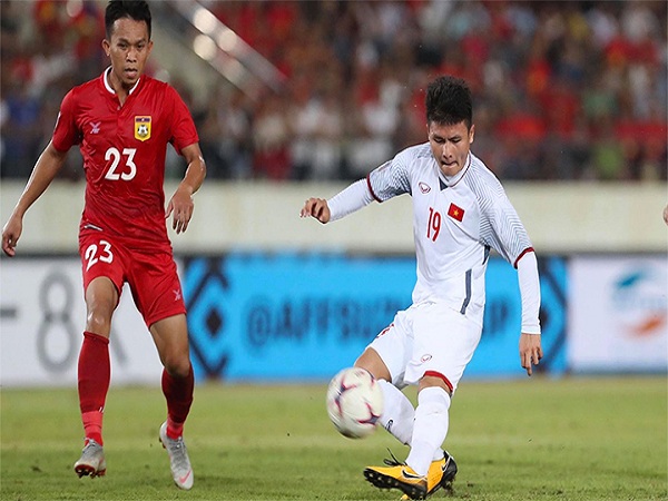 Việt Nam mặc trang phục trắng trong trận đấu Myanmar