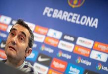 HLV Ernesto Valverde đang bị cổ động viên Barcelona chỉ trích