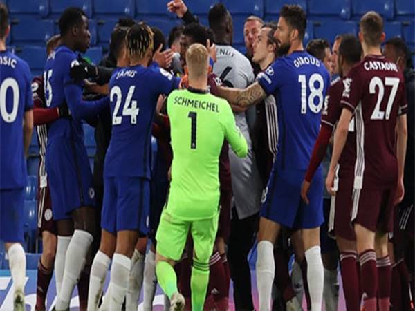 Tin bóng đá 2/6: Án phạt dành cho Chelsea và Leicester được công bố