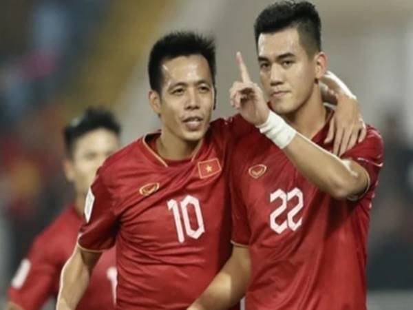 Bóng đá VN 23/5: Văn Quyết có cơ hội trở lại đội tuyển Việt Nam