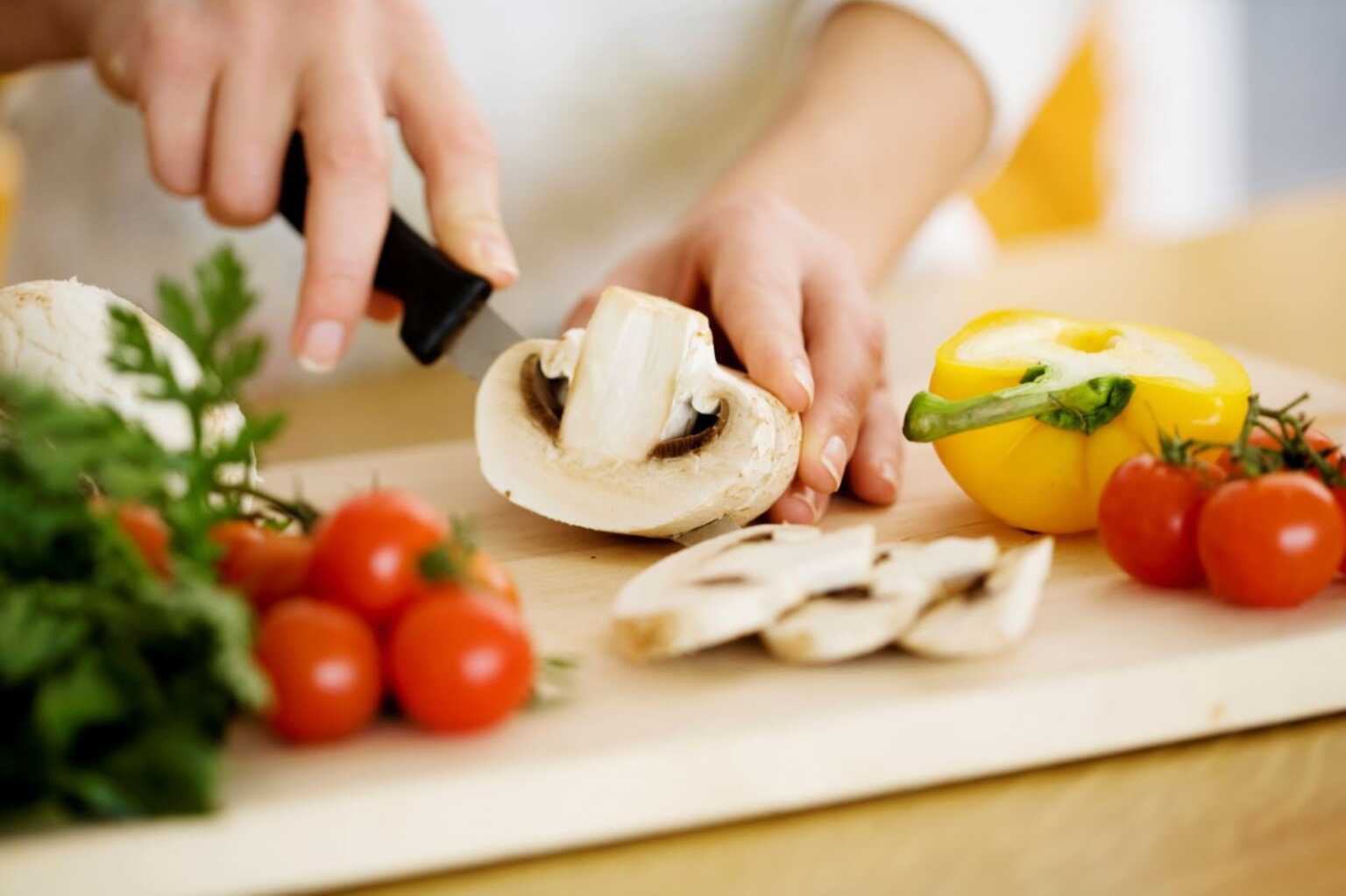 Dành cho anh ấy một bữa cơm nhà ấm áp Dành cho anh ấy một bữa cơm nhà ấm áp