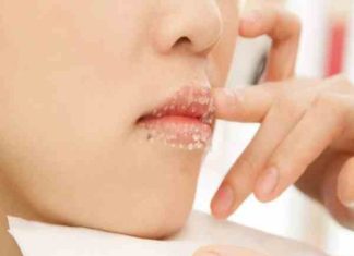 Cách giữ son lâu trôi khi ăn