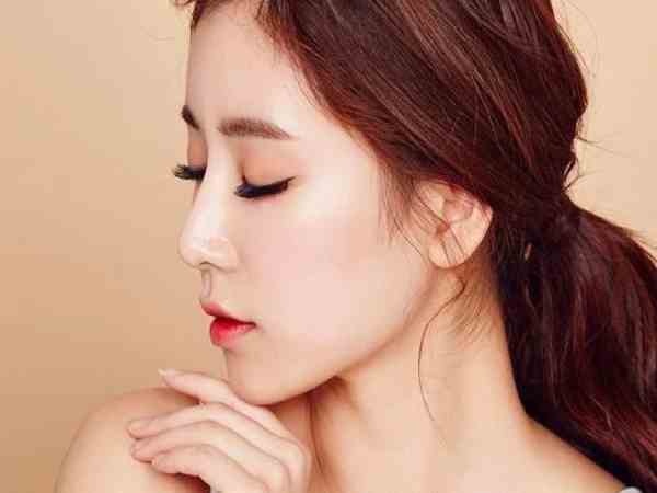 Học cách trang điểm sống mũi cao cho từng dáng mũi