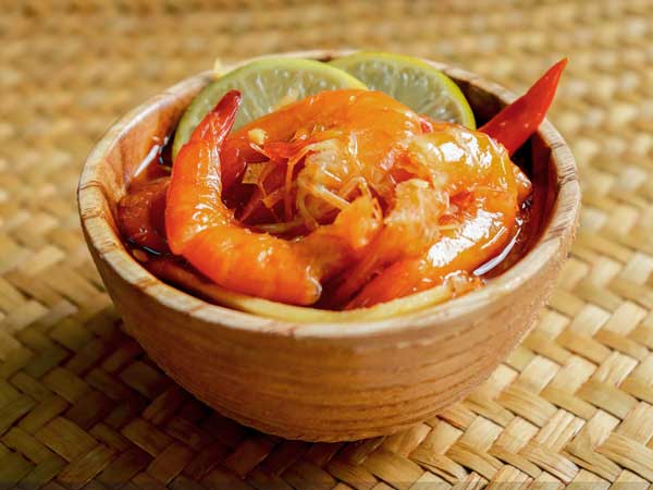 Huế có đặc sản gì làm quà? - Tôm chua