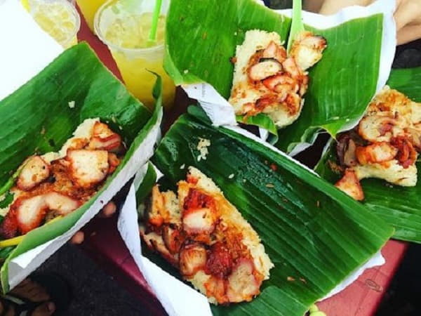 Ăn xôi đêm hoặc súp cua trước khi về trong Food tour đêm Sài Gòn