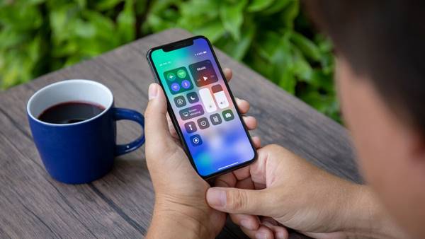 iPhone bị chai pin iPhone bị chai pin
