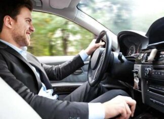 Lái xe ô tô và hành trình học cách làm chủ chính mình