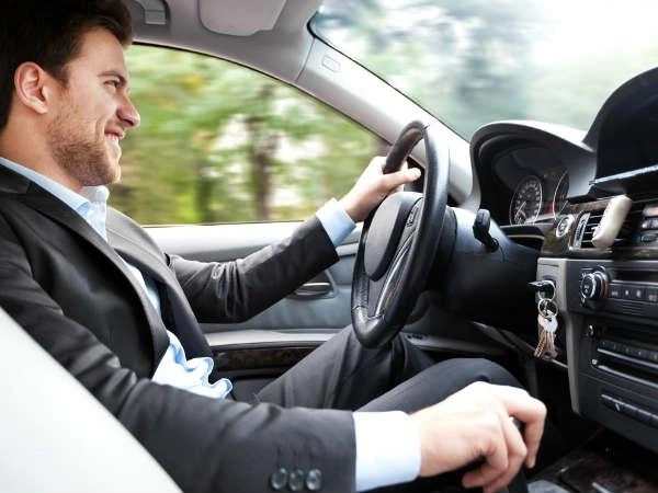 Lái xe ô tô và hành trình học cách làm chủ chính mình