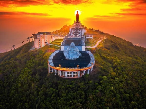 Núi Bà Đen (Tây Ninh) – “Nóc nhà Đông Nam Bộ”