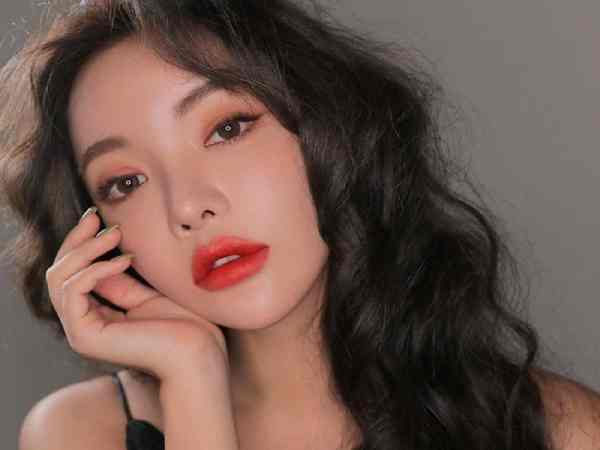 môi trên dày môi dưới mỏng miệng trên to dưới nhỏ