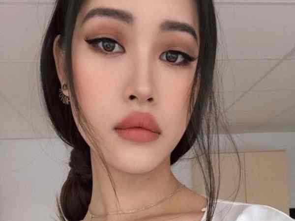 Nữ giới môi trên dày hơn môi dưới Nữ giới môi trên dày hơn môi dưới