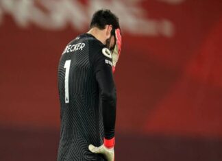 Tin Liverpool: Alisson bị sỉ vả sau sai lầm trước Man City Tin Liverpool: Alisson bị sỉ vả sau sai lầm trước Man City