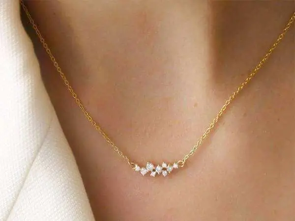 Mộng thấy được tặng dây chuyền vàng