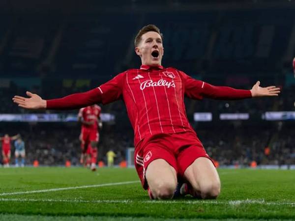 Elliot Anderson tỏa sáng tại Premier League